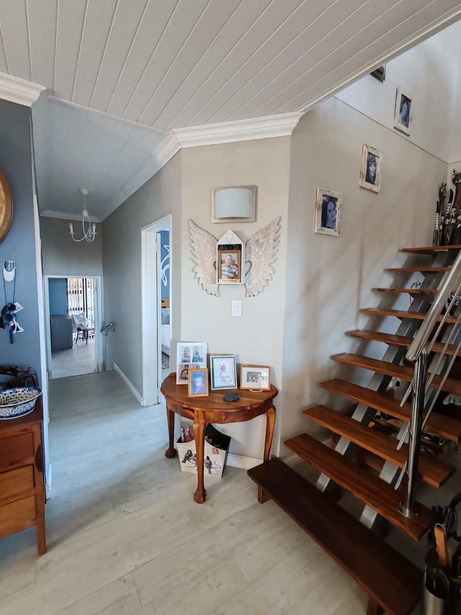 3 Bedroom Property for Sale in De Kelders Western Cape